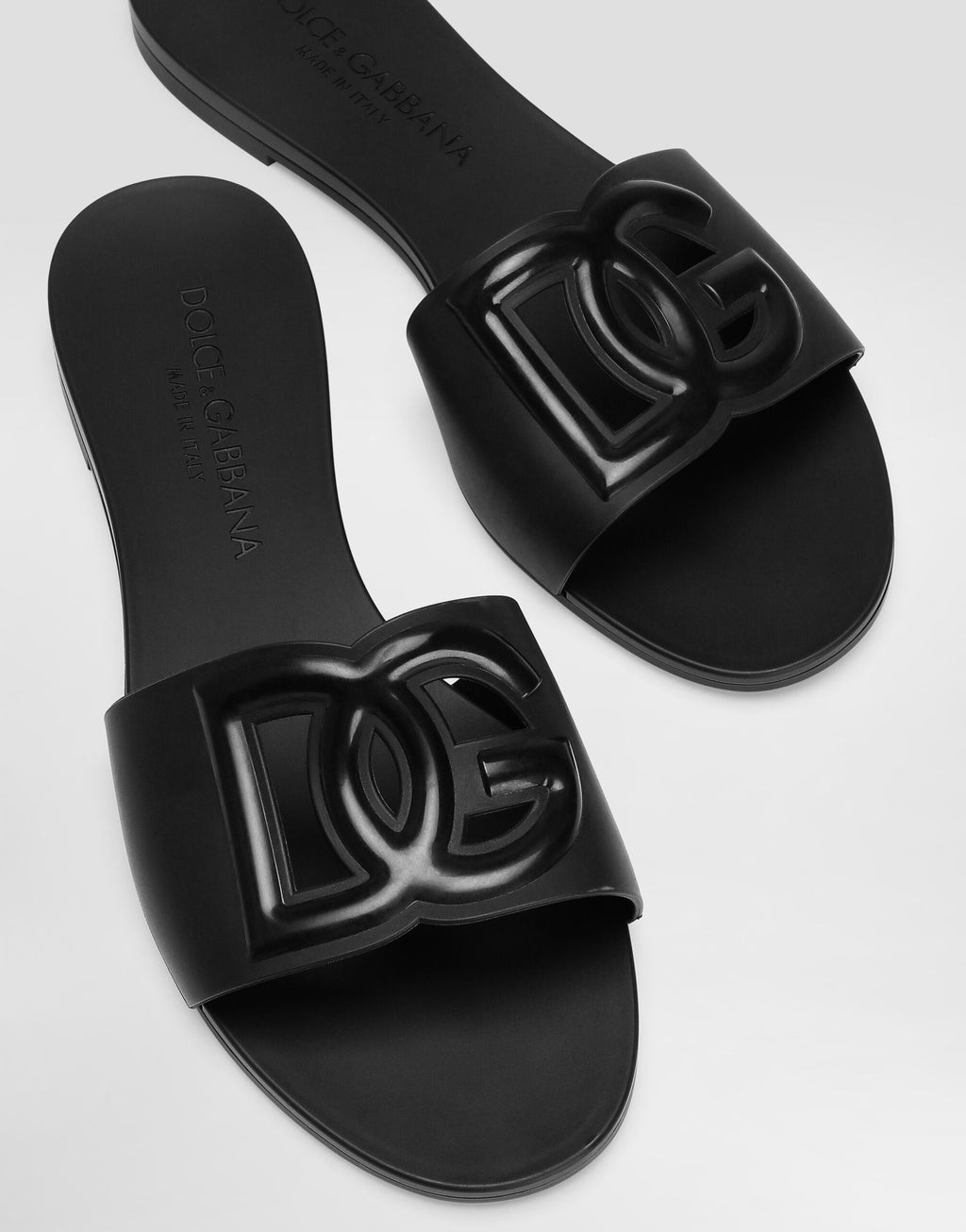 Rubber beachwear sliders