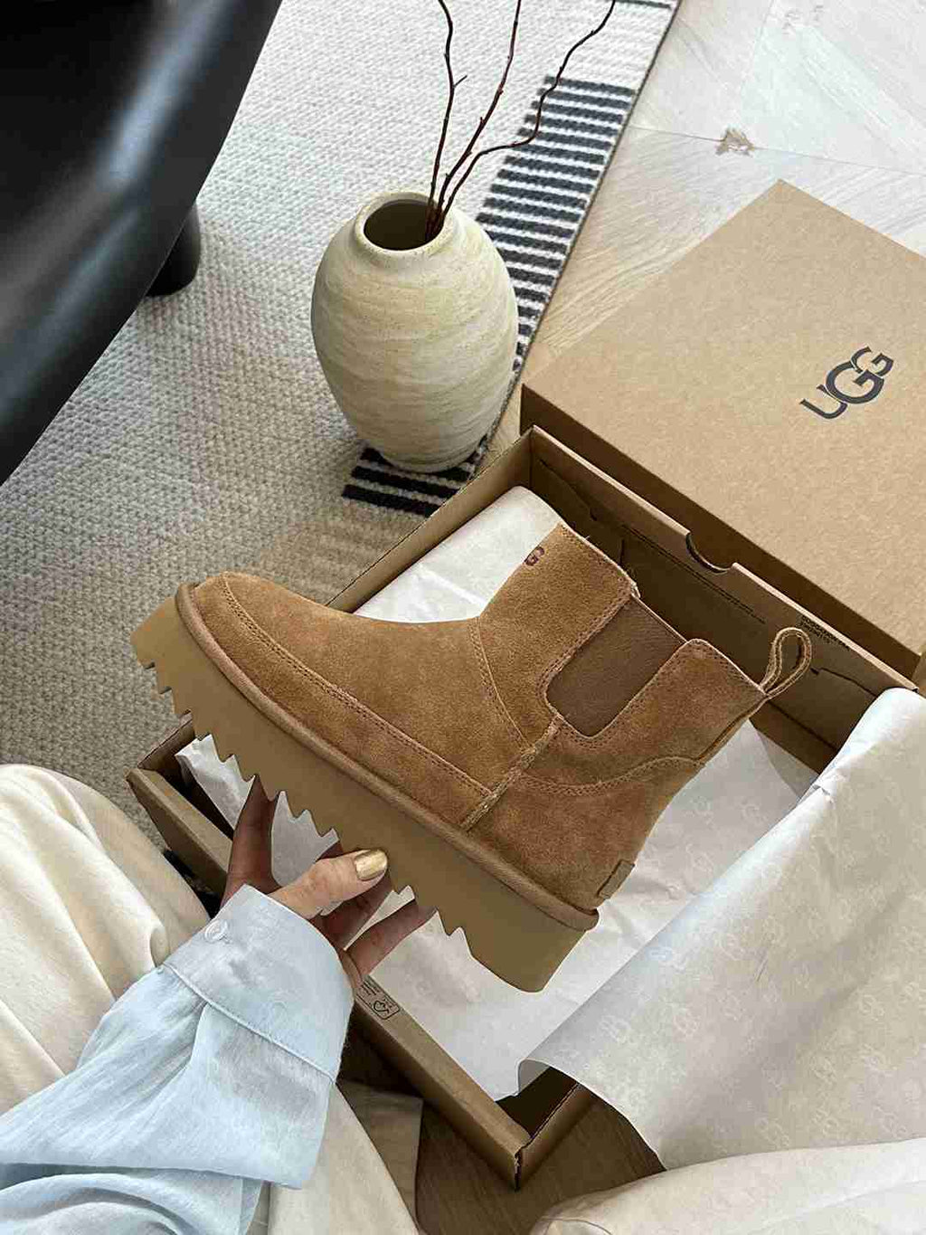 UGG Classic Brellah Chelsea Boot – Platform